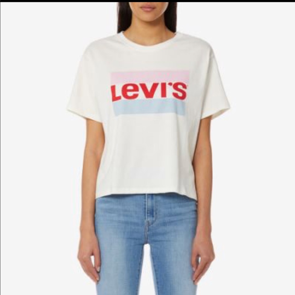 Levi’s Cropped Tee